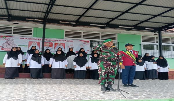 MTsN 5 Lima Puluh Kota Gelar Upacara Bendera Bersama Bhabinsa Situjuah Limo Nagari